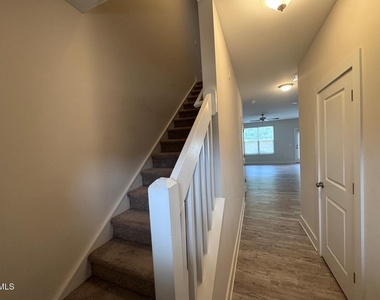 917 Hillman Lane - Photo Thumbnail 16