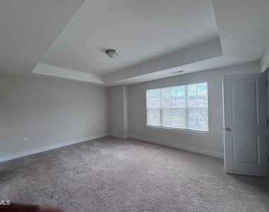 917 Hillman Lane - Photo Thumbnail 8
