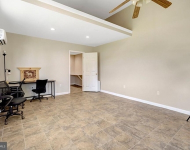 9253 Cliff Mills Road - Photo Thumbnail 9