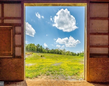 9253 Cliff Mills Road - Photo Thumbnail 18