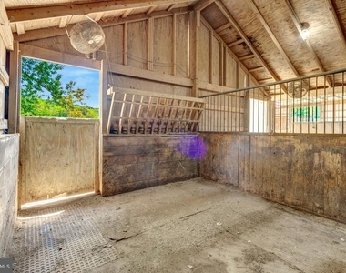 9253 Cliff Mills Road - Photo Thumbnail 17