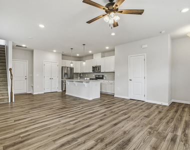 949 Robbie Jackson Lane - Photo Thumbnail 4