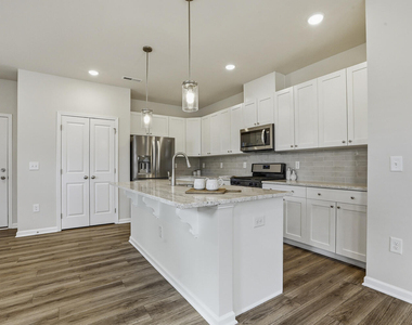 949 Robbie Jackson Lane - Photo Thumbnail 12