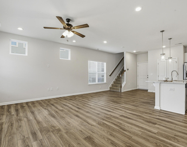 949 Robbie Jackson Lane - Photo Thumbnail 5