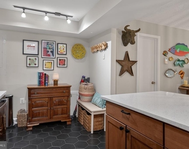 150 S Virginia Avenue - Photo Thumbnail 18