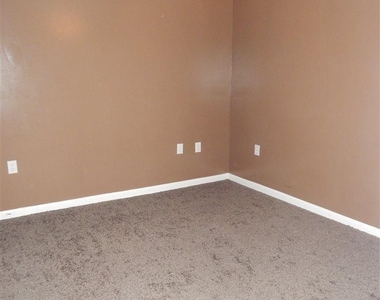 1341 Crab Orchard Drive - Photo Thumbnail 10
