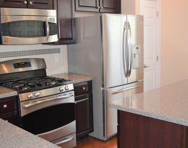 10410 Sablewood Drive - Photo Thumbnail 14