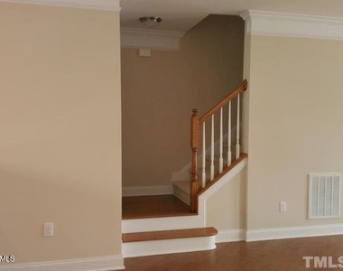 10410 Sablewood Drive - Photo Thumbnail 8