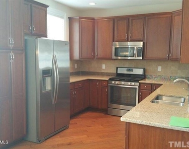 10410 Sablewood Drive - Photo Thumbnail 4