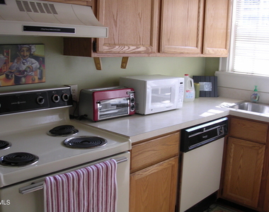 12 Henderson Street - Photo Thumbnail 7