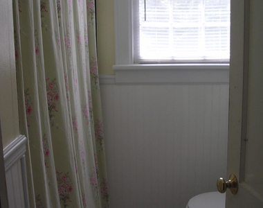 12 Henderson Street - Photo Thumbnail 8