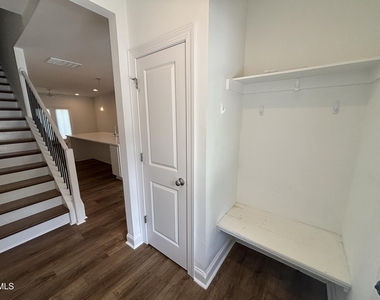5710 Parker Pnes Court - Photo Thumbnail 9