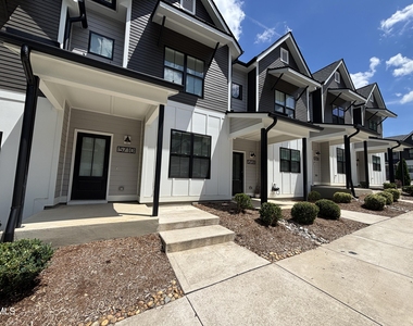 5710 Parker Pnes Court - Photo Thumbnail 6