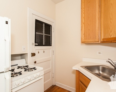 3912-3928 N Pine Grove Ave - Photo Thumbnail 8
