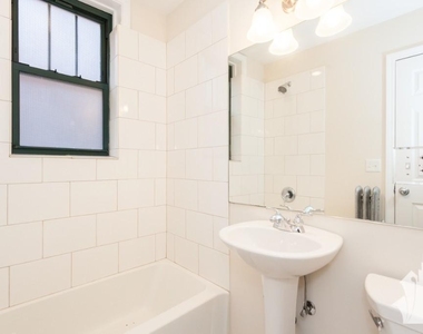 430-32 W Surf St - Photo Thumbnail 3