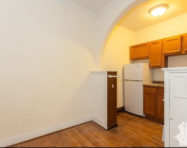430-32 W Surf St - Photo Thumbnail 4