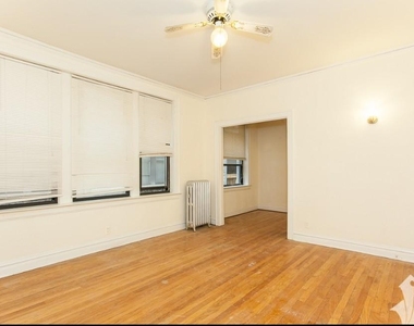 430-32 W Surf St - Photo Thumbnail 2