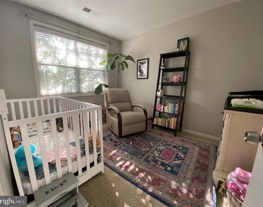 2509 S Walter Reed Drive - Photo Thumbnail 5