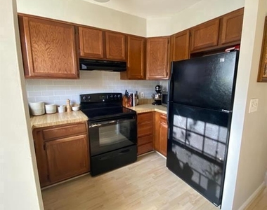 2509 S Walter Reed Drive - Photo Thumbnail 1