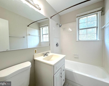 2509 S Walter Reed Drive - Photo Thumbnail 11