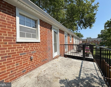 2509 S Walter Reed Drive - Photo Thumbnail 10
