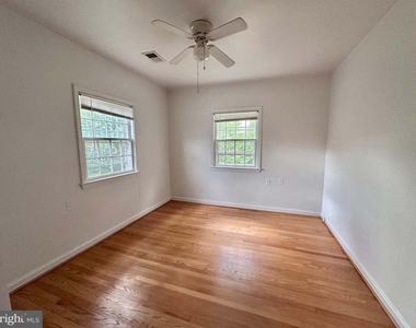 1208 S Cleveland Street - Photo Thumbnail 4