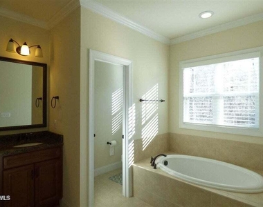 342 Rose Walk Lane - Photo Thumbnail 8