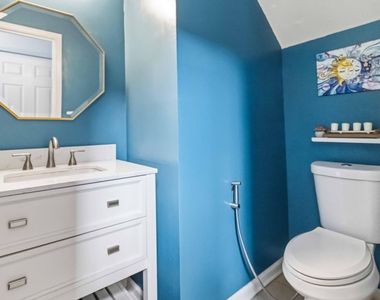 111 Briarhaven Drive - Photo Thumbnail 12
