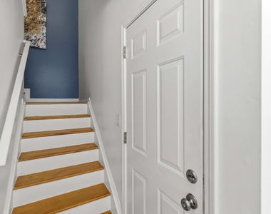 111 Briarhaven Drive - Photo Thumbnail 9