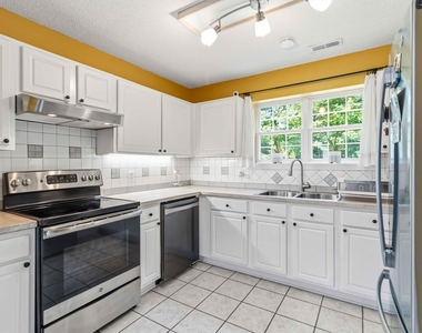 111 Briarhaven Drive - Photo Thumbnail 11