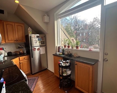 407 Cypress Street - Photo Thumbnail 6