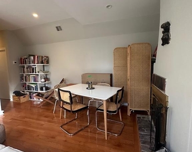 407 Cypress Street - Photo Thumbnail 9