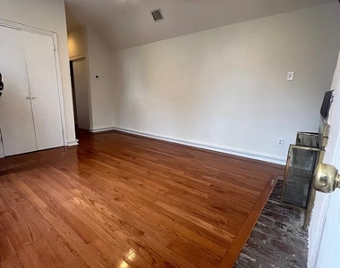 407 Cypress Street - Photo Thumbnail 14