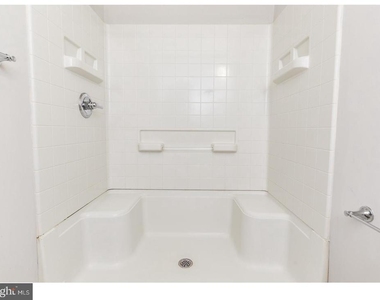 931 N 19th Street - Photo Thumbnail 10