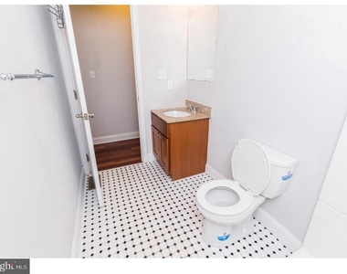 931 N 19th Street - Photo Thumbnail 13