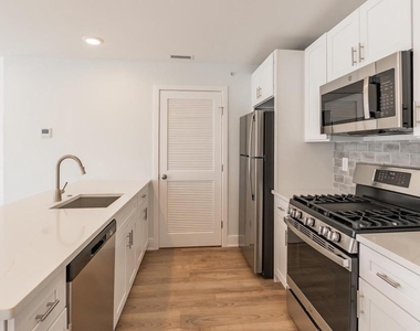 1616 N Bailey Street - Photo Thumbnail 3