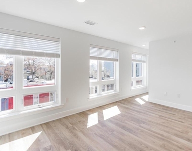 1616 N Bailey Street - Photo Thumbnail 9