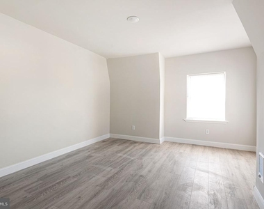 702 E Chelten Avenue - Photo Thumbnail 4