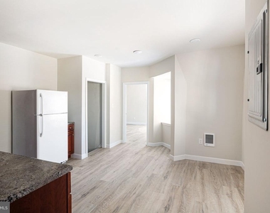 702 E Chelten Avenue - Photo Thumbnail 2