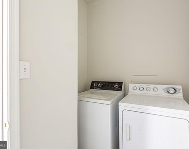 702 E Chelten Avenue - Photo Thumbnail 8