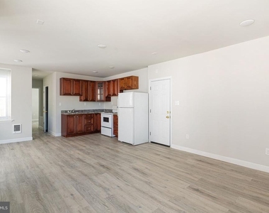 702 E Chelten Avenue - Photo Thumbnail 2