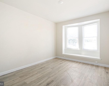702 E Chelten Avenue - Photo Thumbnail 4