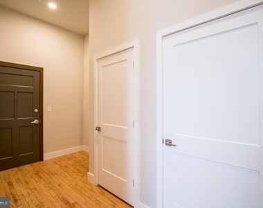 1300 S 19th Street - Photo Thumbnail 3