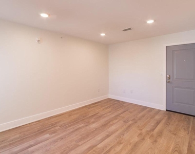 1616 N Bailey Street - Photo Thumbnail 8