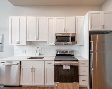 1300 S 19th Street - Photo Thumbnail 4