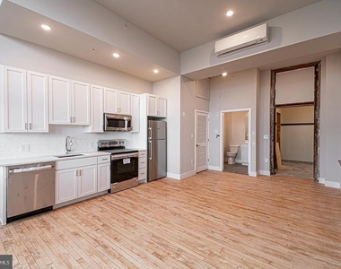 1300 S 19th Street - Photo Thumbnail 3