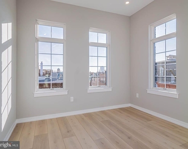 769 S 10th Street - Photo Thumbnail 6