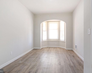 702 E Chelten Avenue - Photo Thumbnail 4