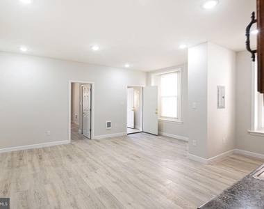 702 E Chelten Avenue - Photo Thumbnail 6