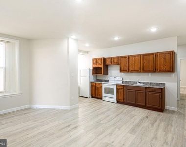 702 E Chelten Avenue - Photo Thumbnail 2